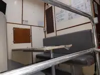 సిబ్బంది పడవ అమ్మకానికి
