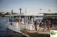 ప్రయాణీకుల ఓడ అమ్మకానీకి వుంది