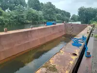 బార్జ్ అమ్మకానికి