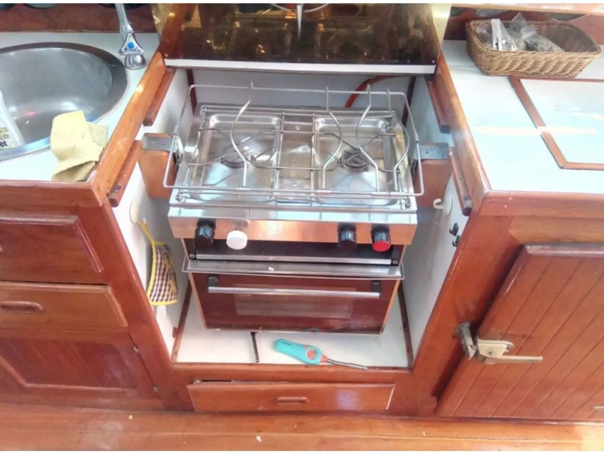 యాచ్ట్ అమ్మకానికి