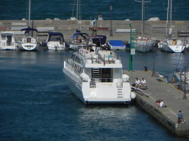 క్రూయిజ్ ఓడ అమ్మకానికి