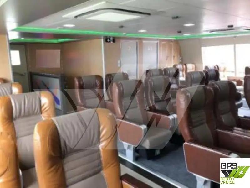 ప్రయాణీకుల నౌక అమ్మకానికి