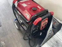 కాటమరాన్ అమ్మకానికి
