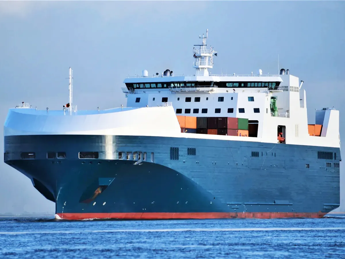 రో-రో షిప్ అమ్మకానికి