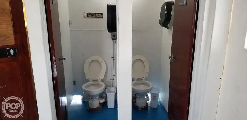 కాటమరాన్ అమ్మకానికి