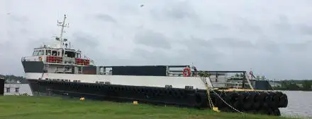 సిబ్బంది పడవ అమ్మకానికి