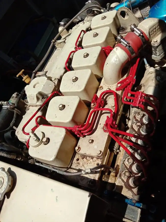 సిబ్బంది పడవ అమ్మకానికి