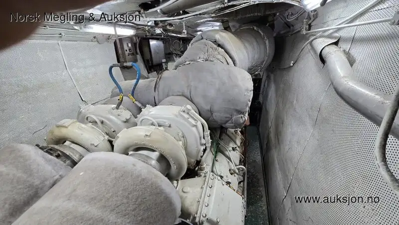కాటమరాన్ అమ్మకానికి