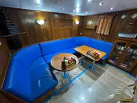 కంటైనర్ ఓడ అమ్మకానికి