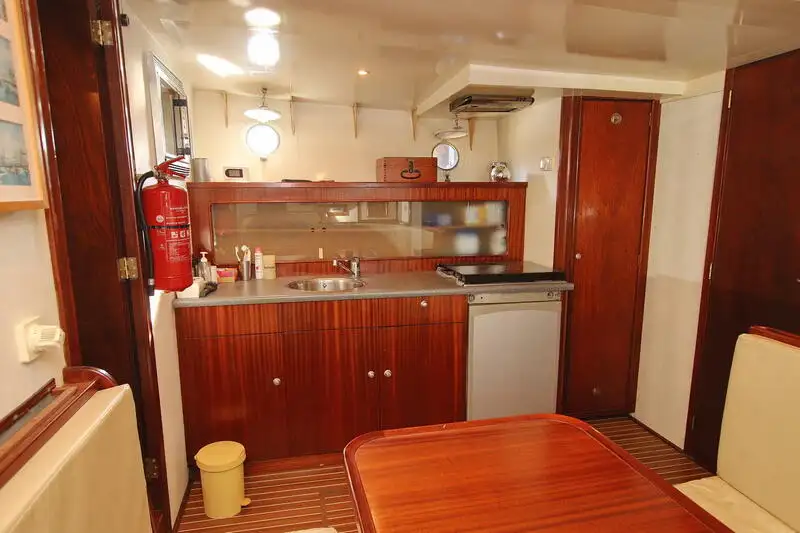 పహారా పడవ అమ్మకానికి