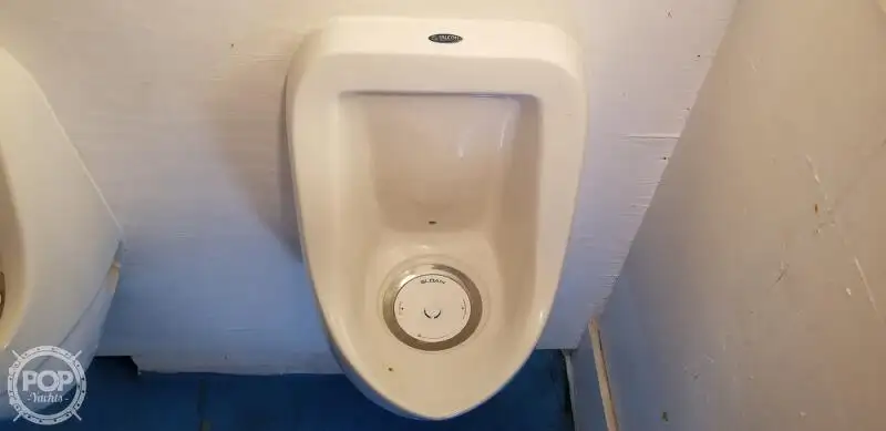కాటమరాన్ అమ్మకానికి