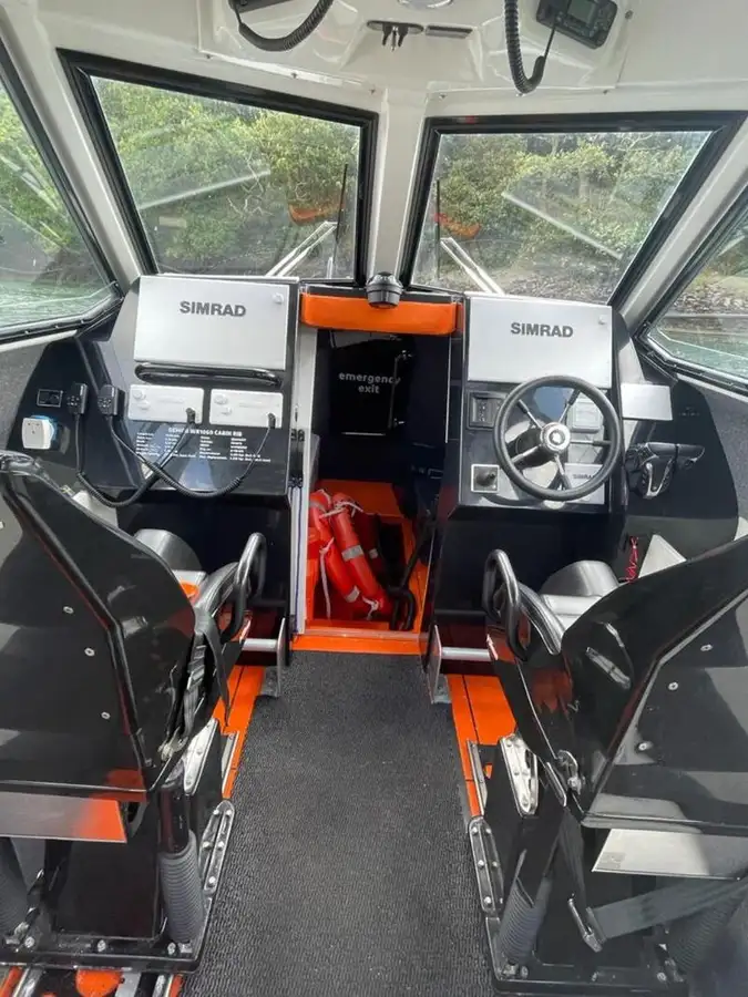 రిజిడ్ ఇన్ఫ్లేటబుల్ బోట్ అమ్మకానికి