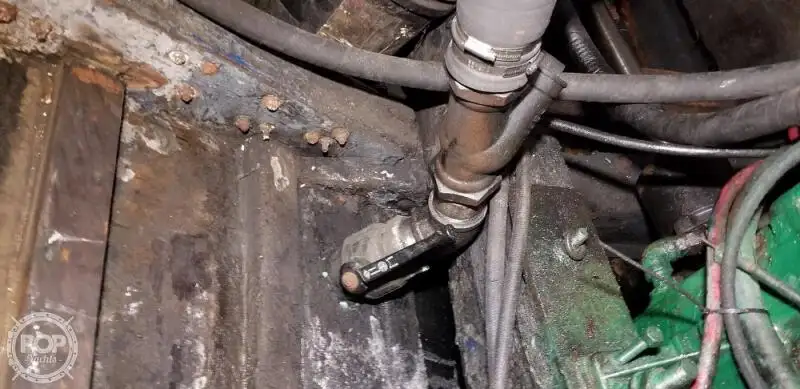 కాటమరాన్ అమ్మకానికి