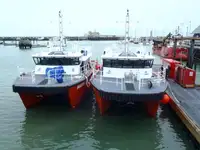కాటమరాన్ అమ్మకానికి