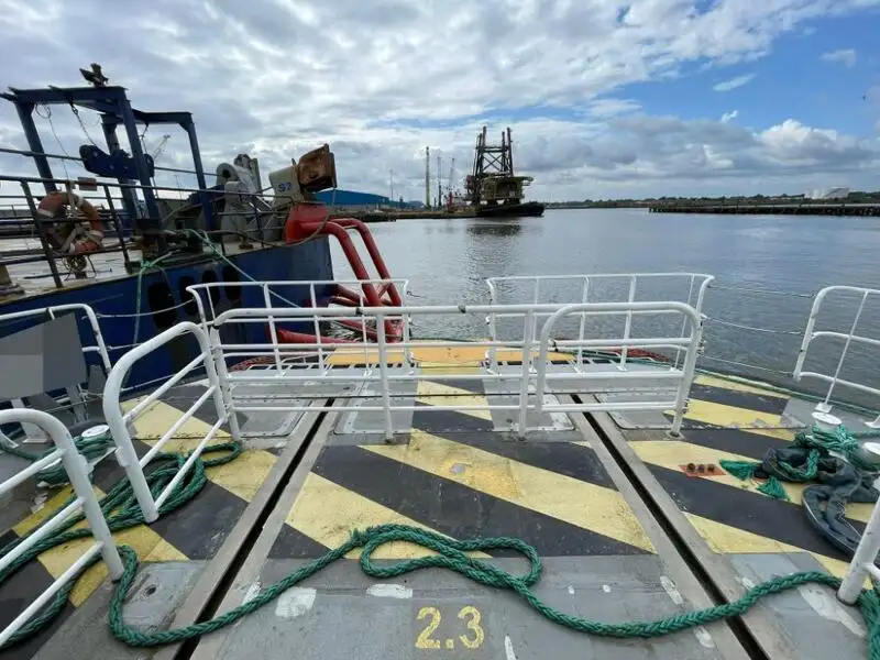 కంటైనర్ ఓడ అమ్మకానికి