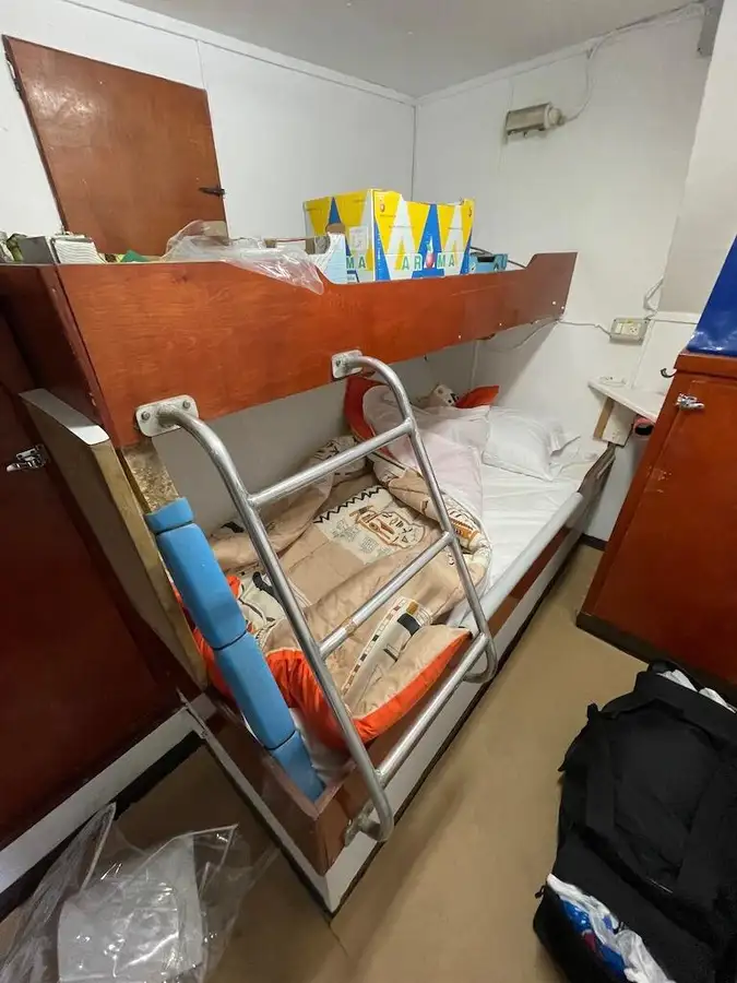 కంటైనర్ ఓడ అమ్మకానికి