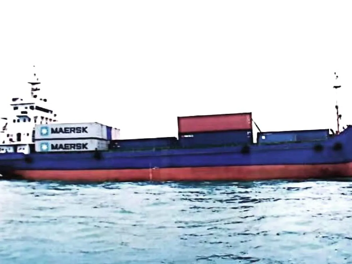 కంటైనర్ ఓడ అమ్మకానికి