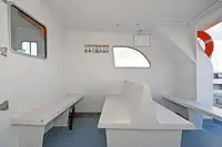 కాటమరాన్ అమ్మకానికి