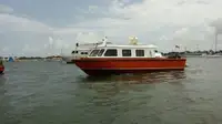 సిబ్బంది పడవ అమ్మకానికి