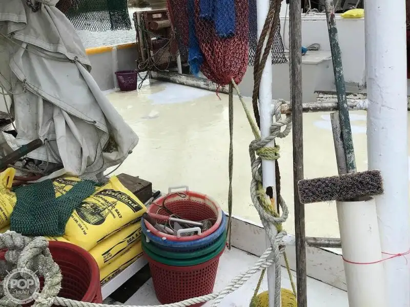 ట్రాలర్ అమ్మకానికి