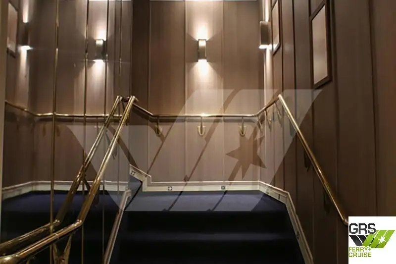 క్రూయిజ్ ఓడ అమ్మకానికి
