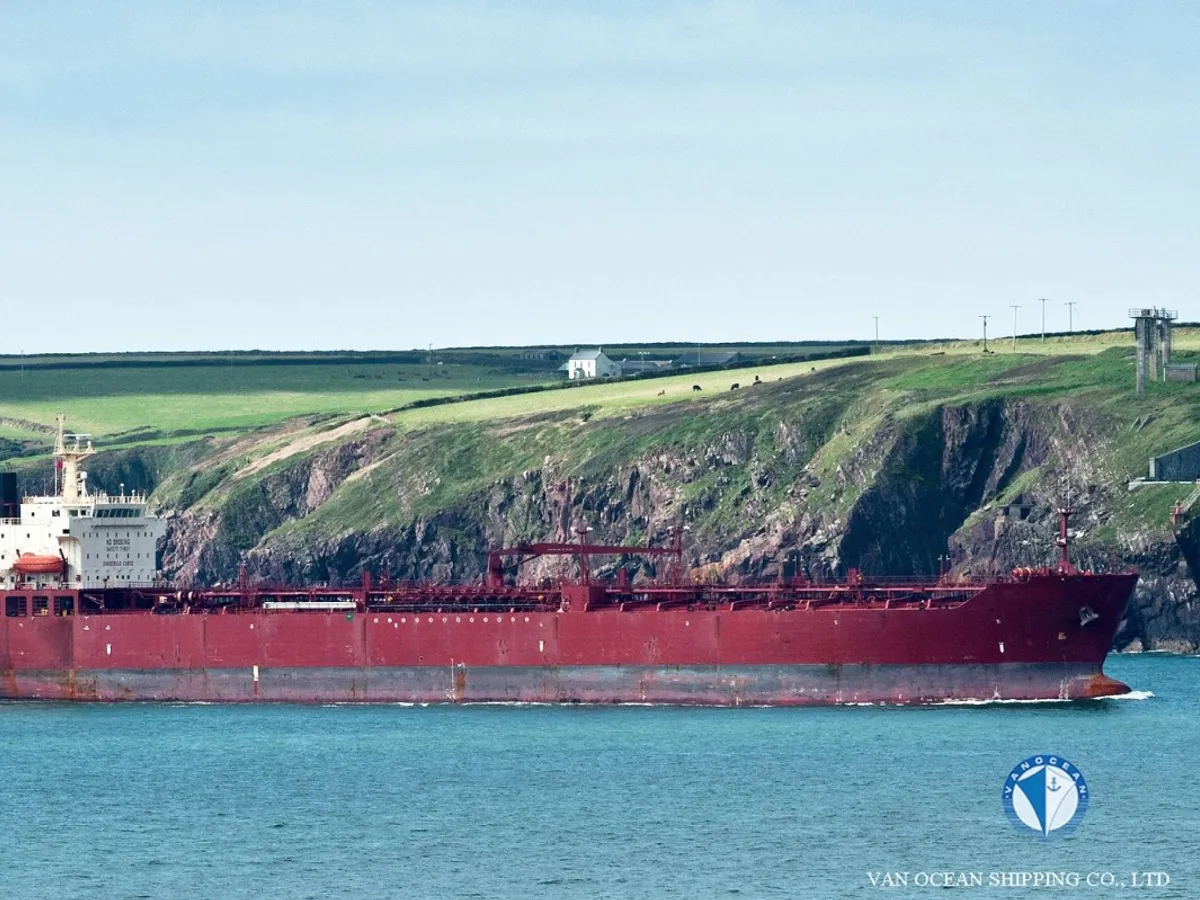 ఆయిల్/కెమికల్ ట్యాంకర్ అమ్మకానికి