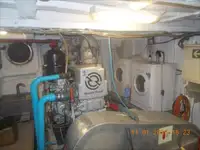 సిబ్బంది పడవ అమ్మకానికి