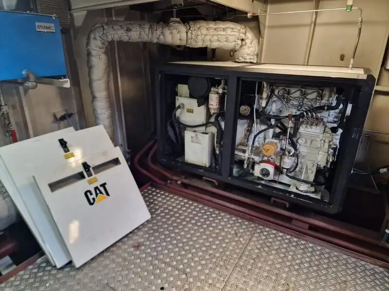 తోపుడు పడవ అమ్మకానీకి వుంది