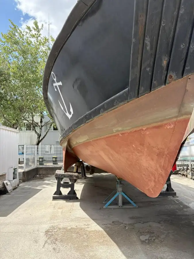 పైలట్ పడవ అమ్మకానీకి వుంది