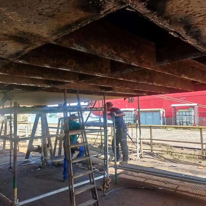 బార్జ్ అమ్మకానీకి వుంది