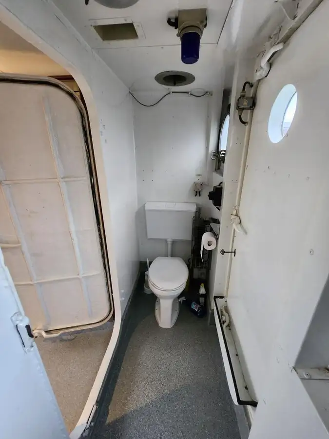 పని పడవలు అమ్మకానీకి వుంది