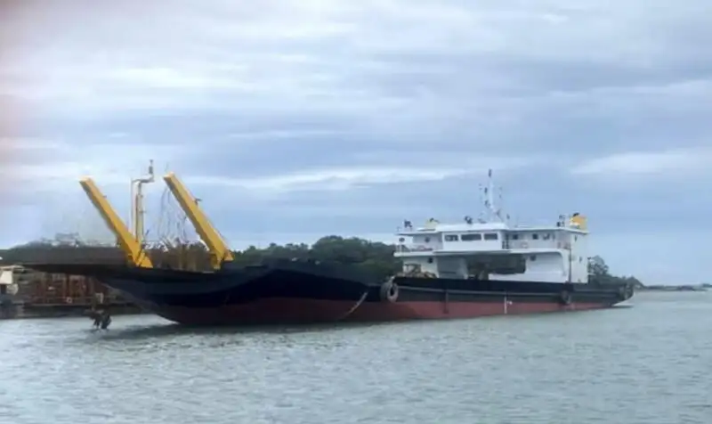 బార్జ్ అమ్మకానీకి వుంది