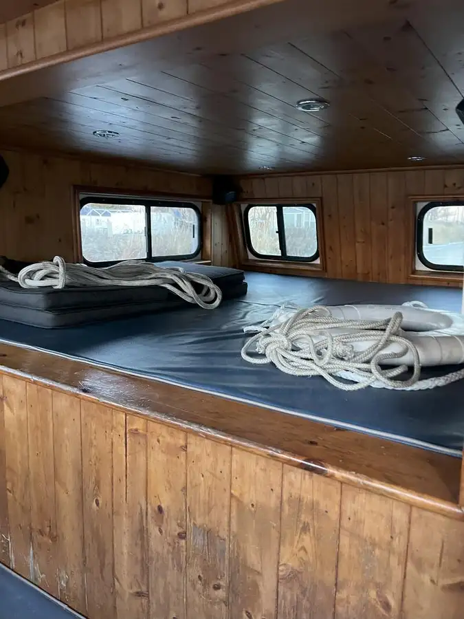 తోపుడు పడవ అమ్మకానీకి వుంది