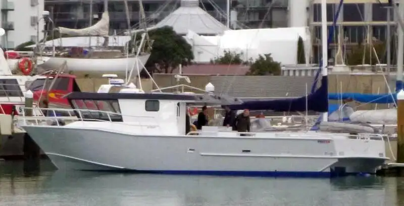 ఫెర్రీ నౌక అమ్మకానీకి వుంది