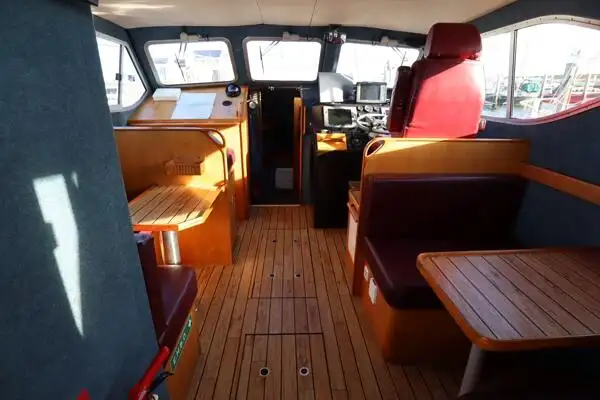 గస్తీ పడవ అమ్మకానీకి వుంది