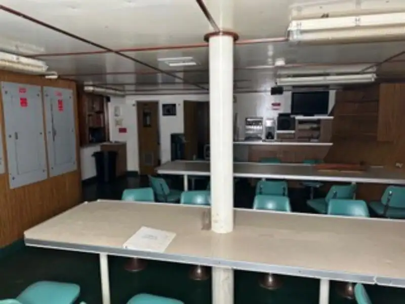 తోపుడు పడవ అమ్మకానీకి వుంది