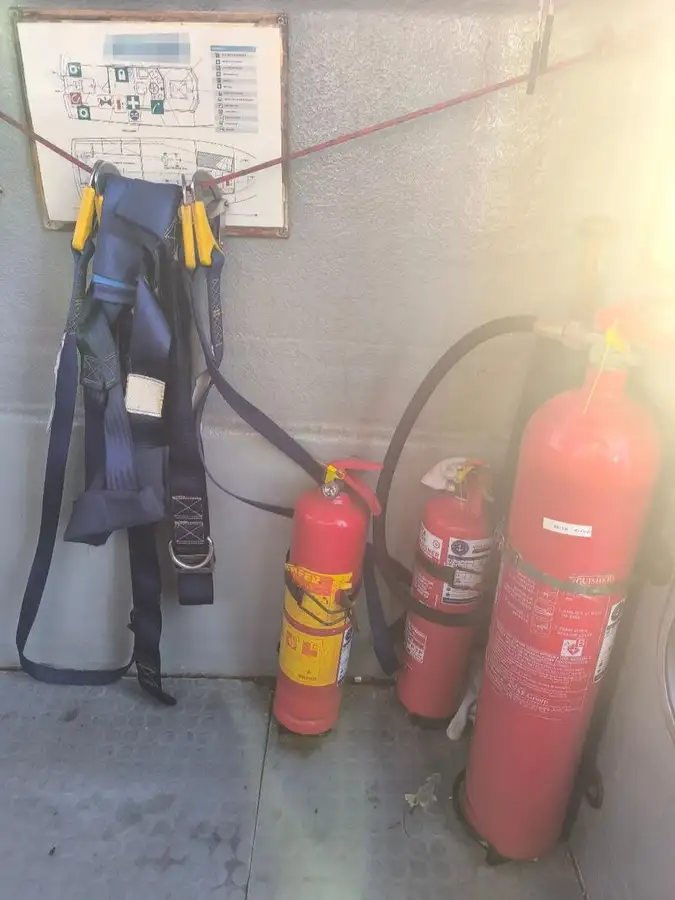 పైలట్ పడవ అమ్మకానీకి వుంది