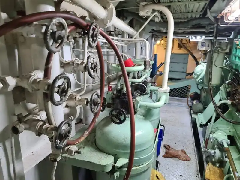 లాంగ్లైన్ నౌక అమ్మకానీకి వుంది