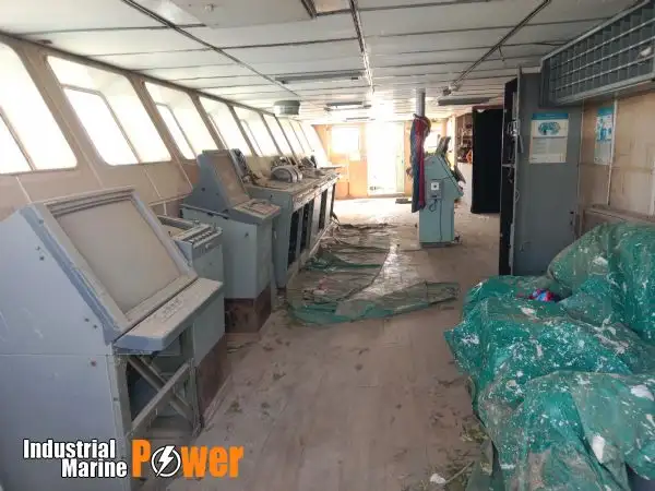 ఆయిల్ ట్యాంకర్, కెమికల్ ట్యాంకర్ అమ్మకానీకి వుంది