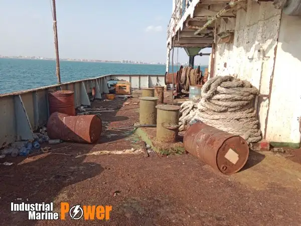 ఆయిల్ ట్యాంకర్, కెమికల్ ట్యాంకర్ అమ్మకానీకి వుంది