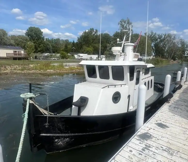 తోపుడు పడవ అమ్మకానీకి వుంది