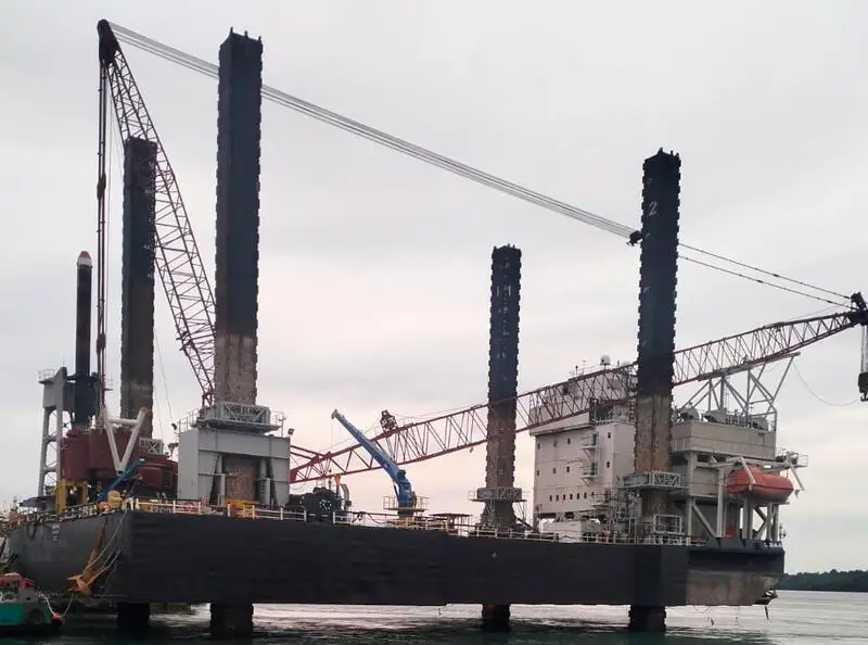 బార్జ్ అమ్మకానీకి వుంది