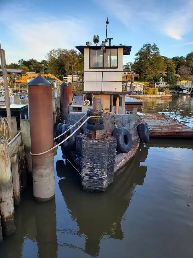 తోపుడు పడవ అమ్మకానీకి వుంది