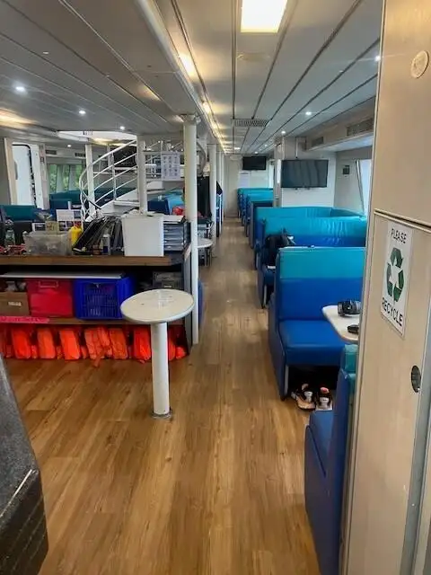 ఫెర్రీ నౌక అమ్మకానీకి వుంది