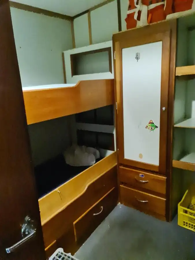 లాంగ్లైన్ నౌక అమ్మకానీకి వుంది