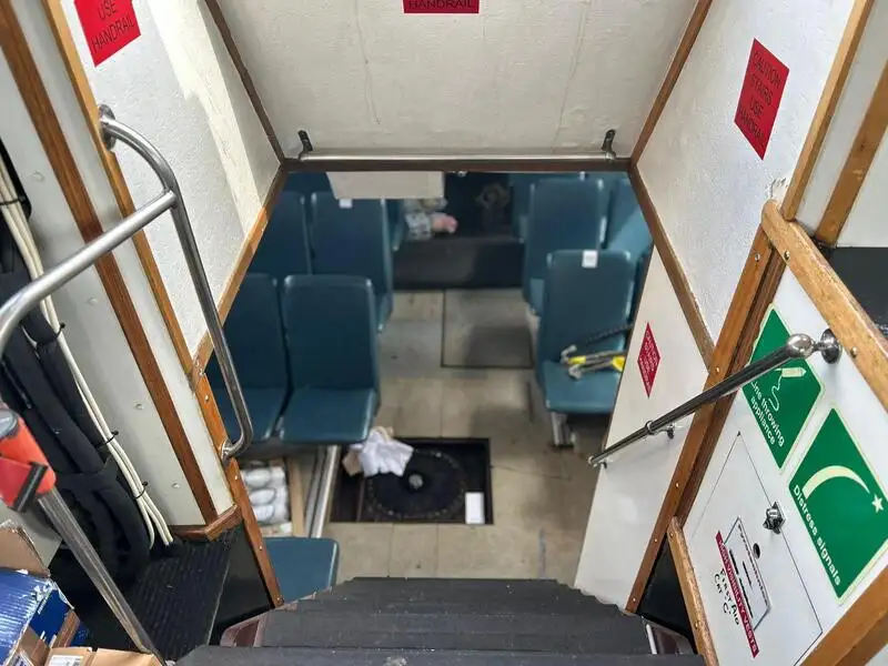 ఫెర్రీ నౌక అమ్మకానీకి వుంది