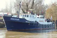 గస్తీ పడవ అమ్మకానీకి వుంది