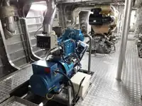 సిబ్బంది పడవ అమ్మకానీకి వుంది