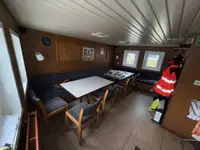 సరఫరా నౌక అమ్మకానీకి వుంది