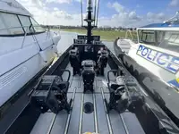 దృఢమైన గాలితో కూడిన పడవ అమ్మకానీకి వుంది